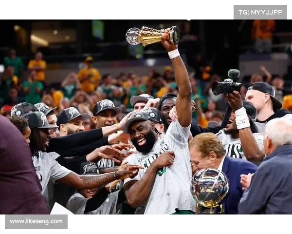 苹果手机玩转NBA 2K22,畅享极致篮球盛宴 苹果手机玩转NBA 2K22,畅享极致篮球盛宴